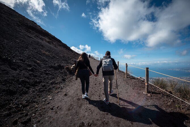Pompeii and Vesuvius Small Group Tour from Sorrento with Pizza - Pompeii guided tour: what you’ll see beyond the postcard