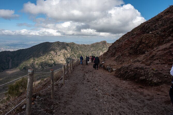 Pompeii and Vesuvius Small Group Tour from Sorrento with Pizza - Pacing and staying together: small-group reality in a big site