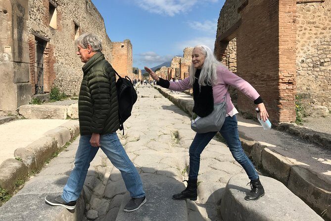 Pompeii Guided Tour & Horse Riding on Vesuvius with Lunch - Where you start: meeting point and the real-world logistics