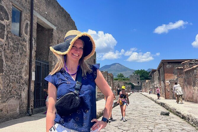 Pompeii & Herculaneum by Train from Rome with Pizza Lunch - Naples Transfers: Air-Conditioned Coach to Pompeii