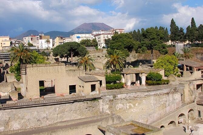 Pompeii & Herculaneum Day Trip from Naples with Lunch - Timing, Walking, and Comfort: What to Pack for This Hot Day