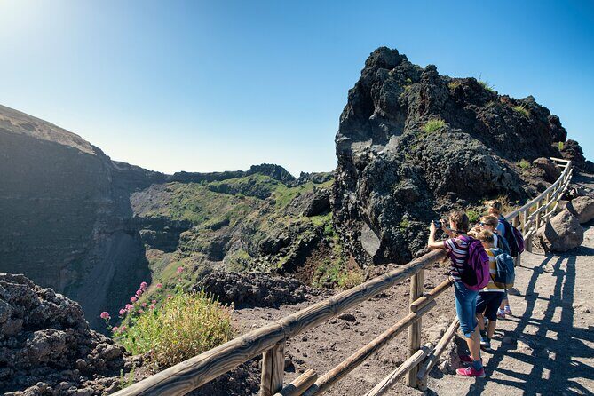 Pompeii, Herculaneum & Mt Vesuvius Private Tour from Naples - The guide layer: driver stories, plus optional archaeologist and volcanologist