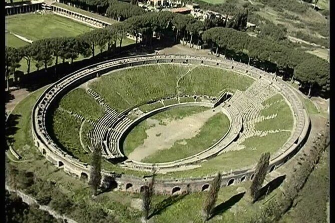 Pompeii & Herculaneum Private Tour: Fast-Track, Winery & Lunch - Pompeii: Two Hours to Get Oriented Fast