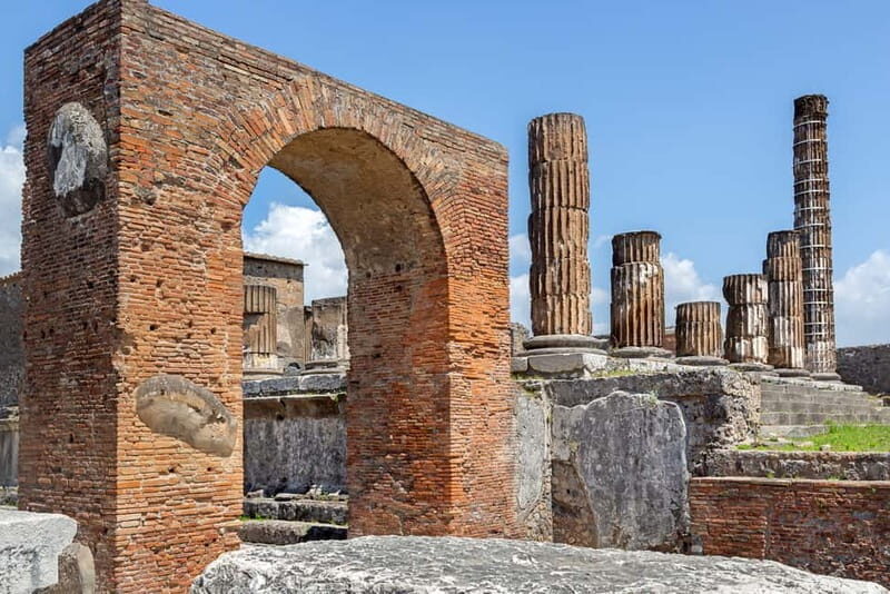 Pompeii & Herculaneum Tour with an archeologist - Pompeii and Herculaneum: One Eruption, Two Very Different Cities