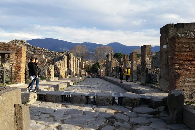 Pompeii Herculaneum - Starting in Sorrento: Piazza Tasso pickup rules that matter