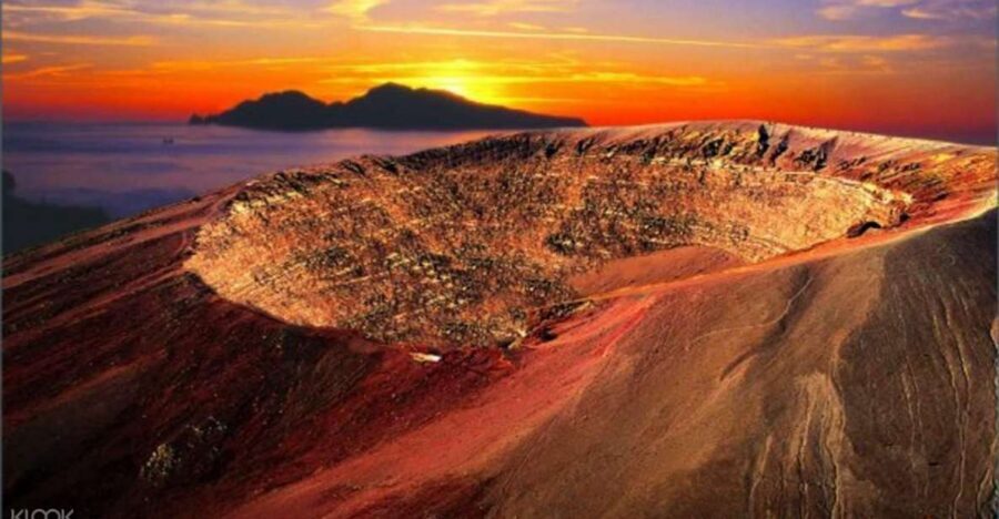Pompeii: Mount Vesuvius Park Entry Ticket and Transfer - The crater walk: photos, pacing, and timing for sunset