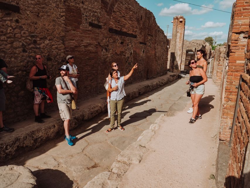 Pompeii: Small-Group Tour of Pompeii and Herculaneum - Herculaneum streets and interiors: why the mud preserved everything