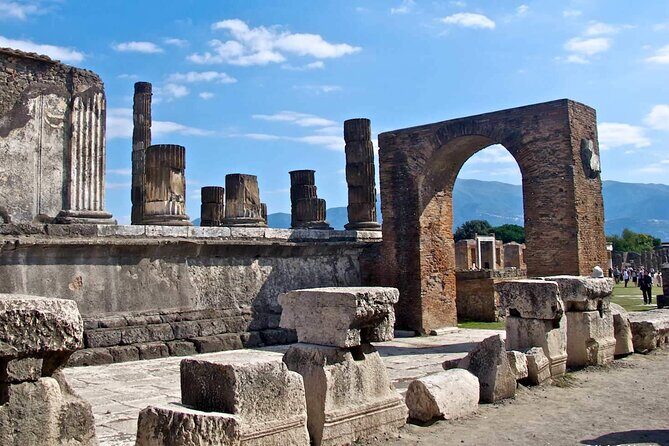 Pompeii, Vesuvius & Wine Tasting - Pompeii Archaeological Park: two hours to focus on what matters