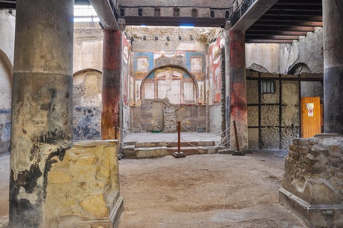 Private Tour Pompeii and Herculaneum - Herculaneum (Ercolano): a wealthier city with a different look