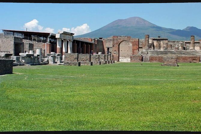 Private Tour Pompeii Herculaneum Vesuvius - Who this private Pompeii, Vesuvius, and Herculaneum tour is best for