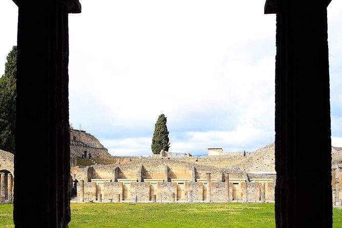Rome to Pompeii & Herculaneum Trip with Hotel Pickup & Skip-the-line Tickets - Herculaneum Ruins via Chiesa di Sant’Ercolano: 2 Hours With Big Visual Payoff