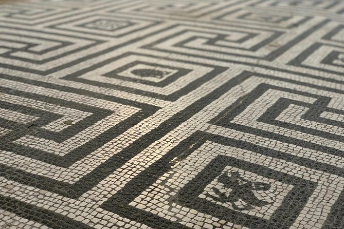 Secret Herculaneum: The Hidden Treasure of Ancient Roman Civilization - Herculaneum in two hours: why it feels different from Pompeii