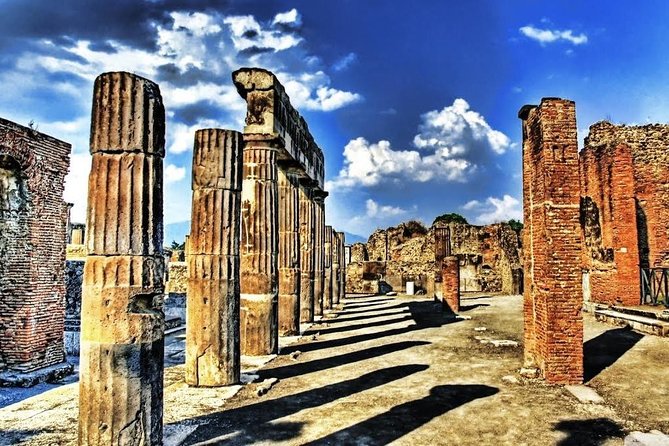 Skip-the-Line Pompeii and Vesuvius Tour - Heading up to the crater: great payoff, real comfort tradeoffs
