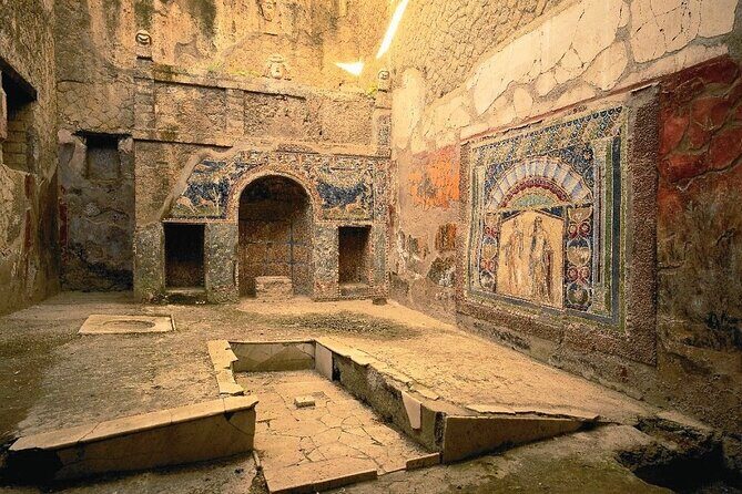 Skip-the-Line Ticket for Herculaneum Ruins - Following the Town’s Logic: Waterfront and Public Buildings