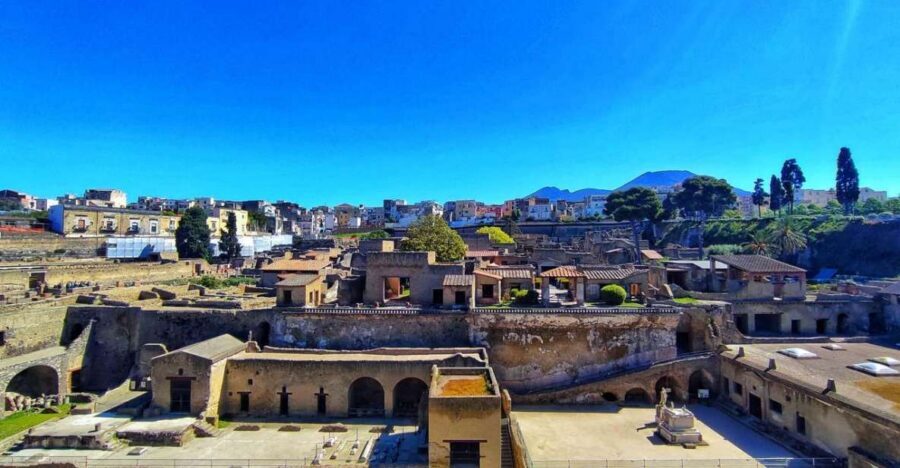 Sorrento: Pompeii & Herculaneum Day Trip Entry and Lunch - Key things to know before you go