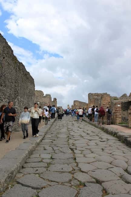 Vesuvius and Pompeii Tour from Naples All Included - Lunch and drink included: a smarter break than a random café run