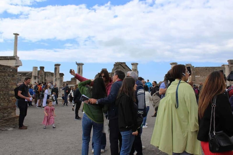 Vesuvius and Pompeii Tour from Naples All Included - Languages and your guide experience