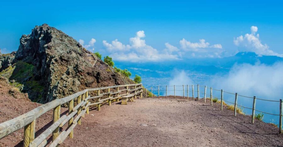Vesuvius National Park Skip-The-Line Ticket and Audio Guide - Who this Vesuvius audio ticket suits best