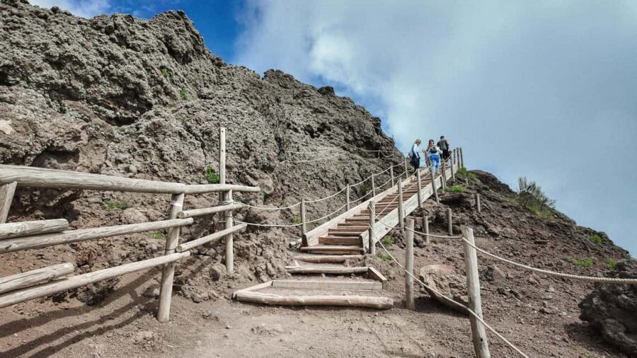 Vesuvius Volcano Experience: from Naples, Pompeii and Rome - Learning without a live guide: the audio guide on Vesuvius