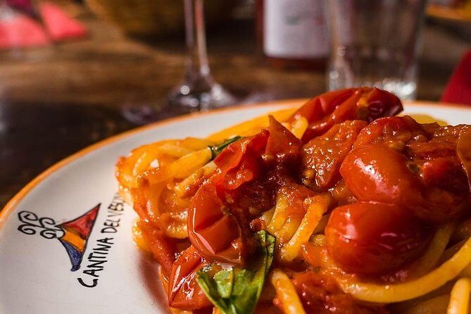 Wine & Food Tour at the Vesuvius Winery - The winery walk: where the day slows down and the wine makes sense